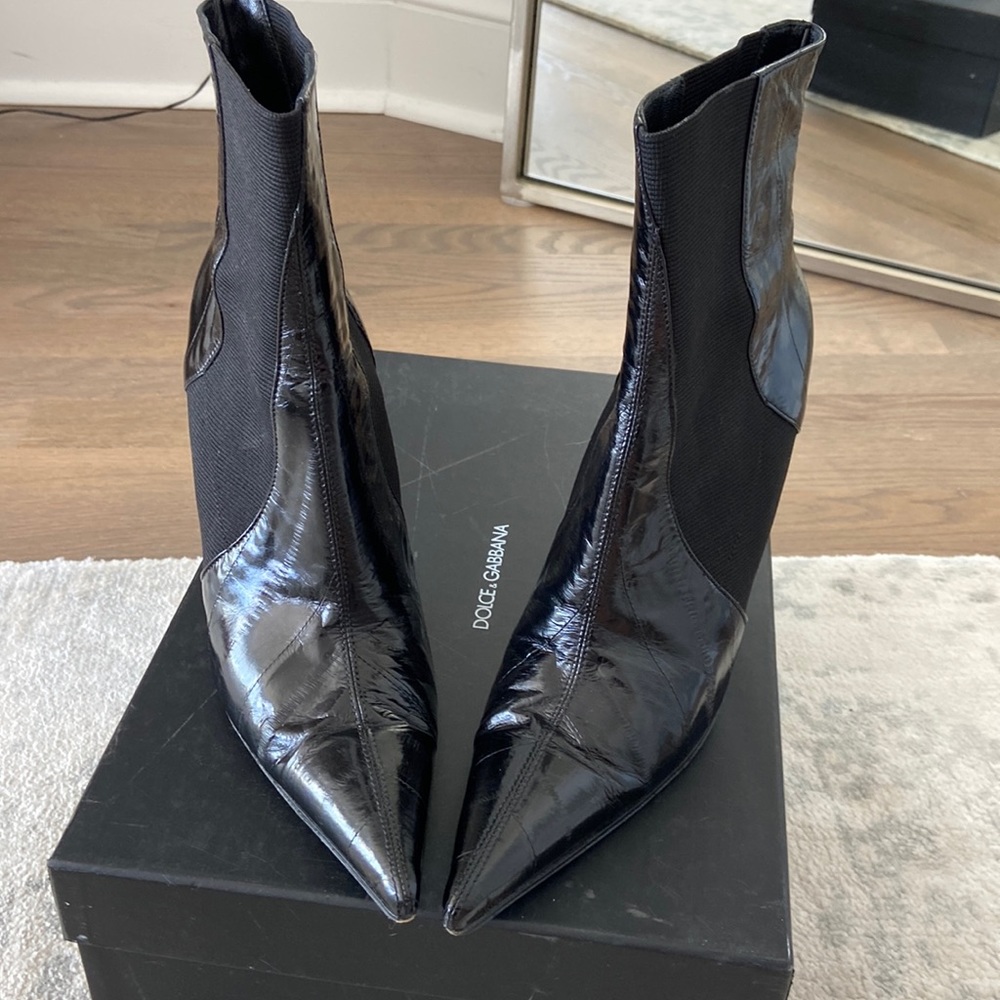 Dolce &Gabbana “Anguilla” pointed black stiletto booties